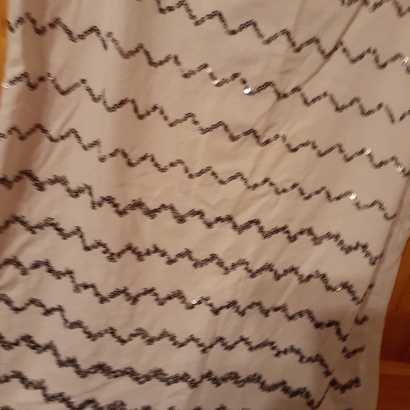 Y2k Loft tank top with a sequence squiggly design ( Leaving Soon ) - Picture 2 of 3